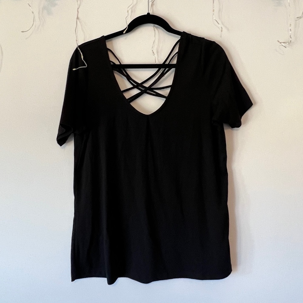 Torrid Black Short Sleeve top with lace back and front - Size 00